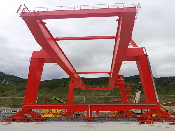 湖南衡阳集装箱起重机厂家生产轨道式集装箱龙